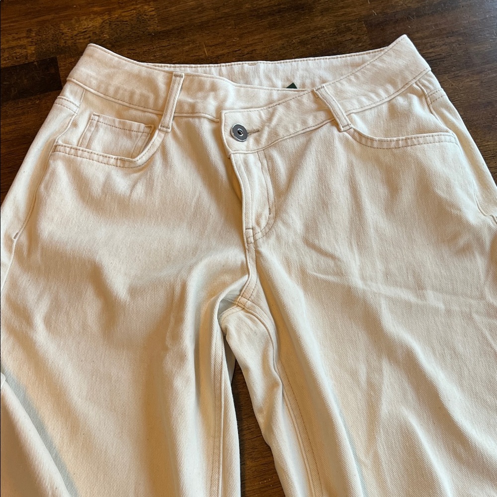 HALARA Cream High-Rise Jeans with Tag - Picture 3 of 6